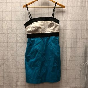 Color block dress with detachable straps